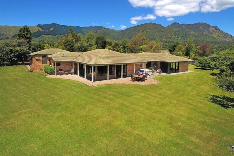 Photo of property in 17 Lansdowne Street, Clifton, Takaka, 7183