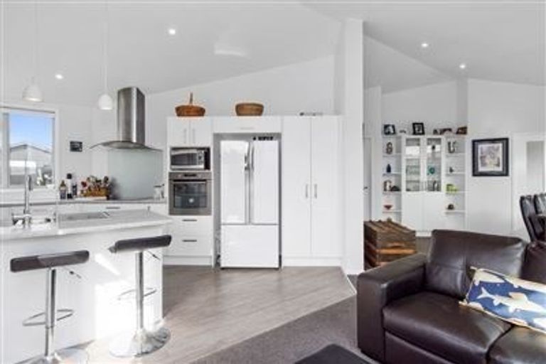 Photo of property in 4 Celmisia Retreat, Papamoa Beach, Papamoa, 3118