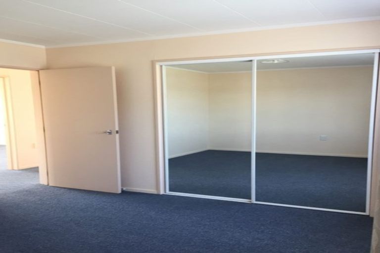 Photo of property in 37 Porritt Place, Waipukurau, 4200