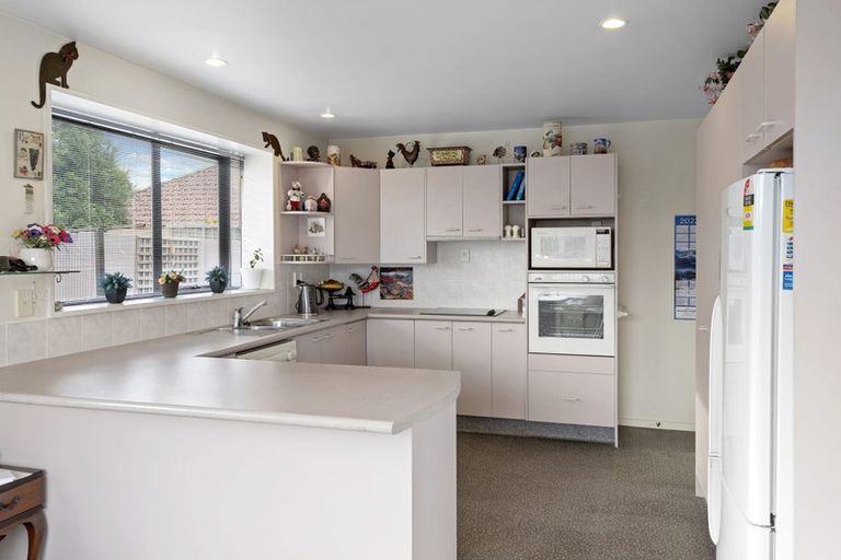 Photo of property in 2/2 Corfe Street, Ilam, Christchurch, 8041