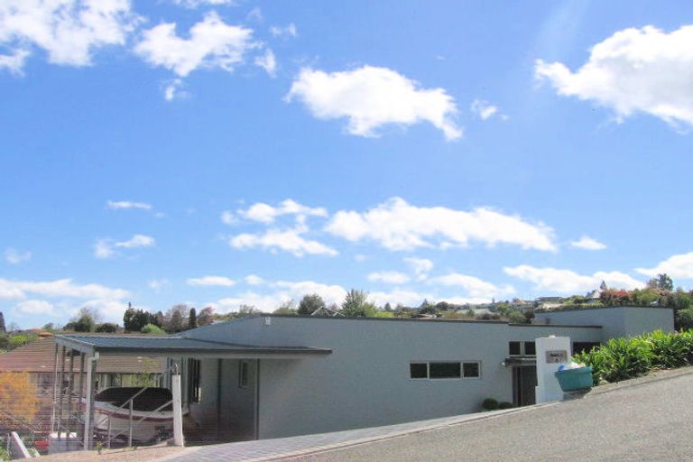 Photo of property in 8 Hinerau Grove, Waipahihi, Taupo, 3330