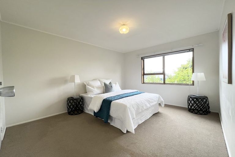 Photo of property in 2/2 Colin Wild Place, Glenfield, Auckland, 0629