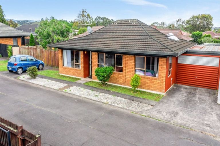 Photo of property in 2/133 Parrs Cross Road, Glen Eden, Auckland, 0612