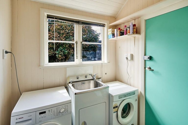 Photo of property in 6 Hobbs Grove, Epuni, Lower Hutt, 5011