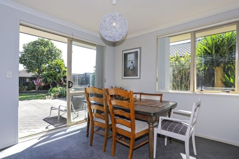 Photo of property in 31 Putaka Place, Papamoa Beach, Papamoa, 3118