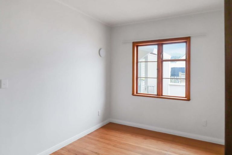 Photo of property in 31 Happy Valley Road, Owhiro Bay, Wellington, 6023