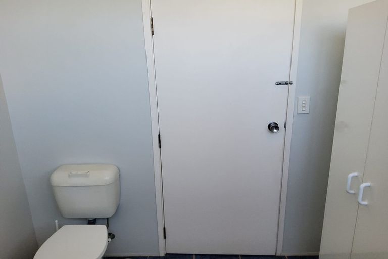 Photo of property in Grandstand Apartments, 37/80 Kent Terrace, Mount Victoria, Wellington, 6011