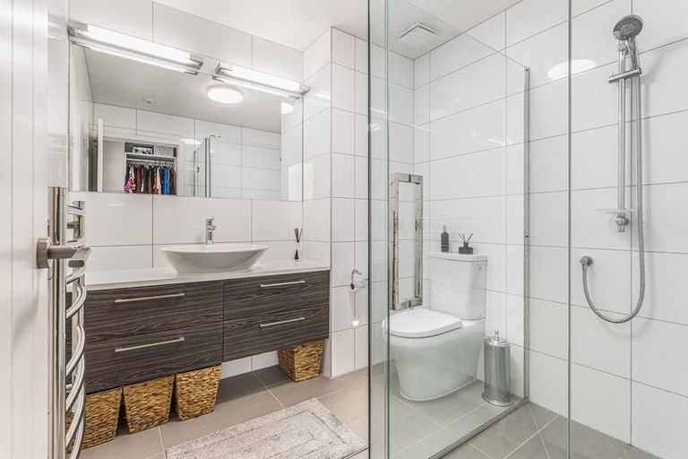 Photo of property in 6 Sunshine Terrace, Orewa, 0931