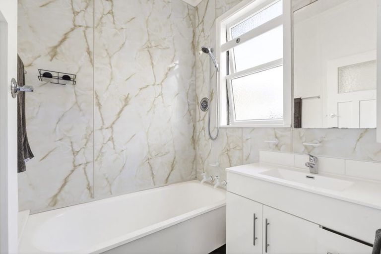 Photo of property in 35 Tipahi Street, Nelson South, Nelson, 7010