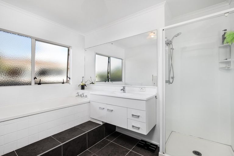 Photo of property in 61 Carnoustie Drive, Wattle Downs, Auckland, 2103