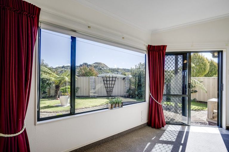 Photo of property in 35 Beaufort Place, Taradale, Napier, 4112