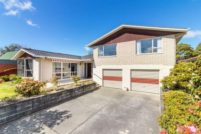 Photo of property in 15 Strathean Avenue, Avonhead, Christchurch, 8042