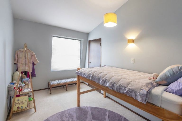 Photo of property in 7 Epping Grove, Karori, Wellington, 6012