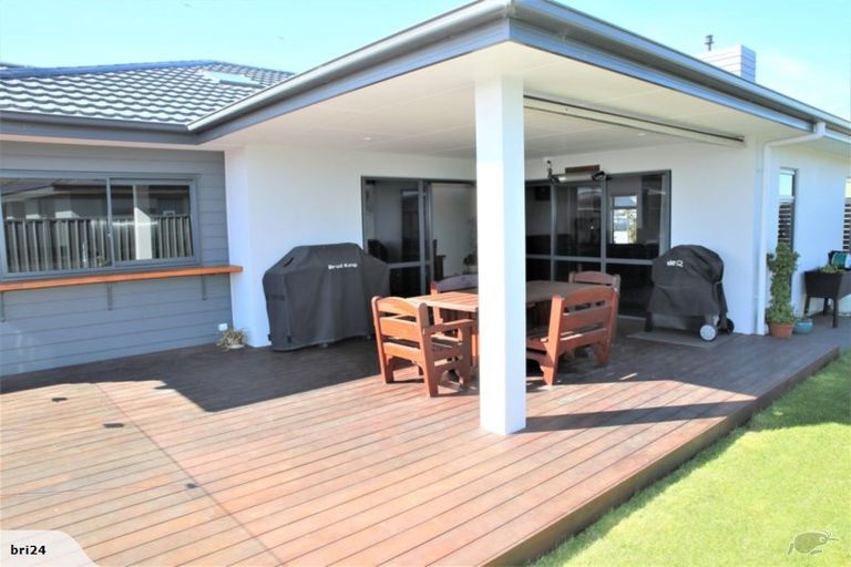 Photo of property in 20 Aspiring Drive, Poraiti, Napier, 4112