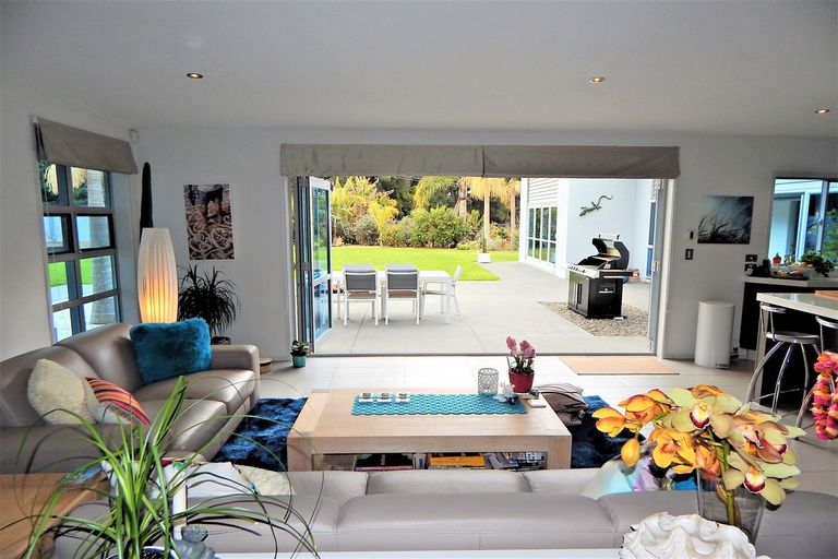 Photo of property in 1 Kotare Heights, Kerikeri, 0230