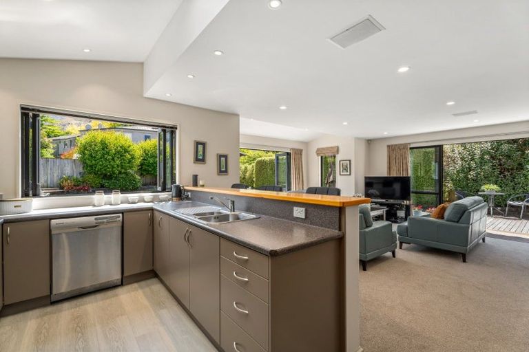 Photo of property in 10 Premier Place, Arrowtown, 9302