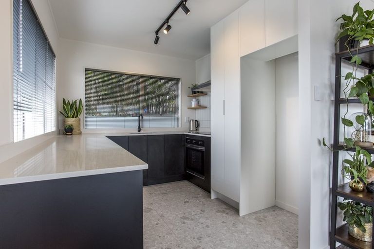 Photo of property in 1/18a Sherwood Avenue, Te Atatu South, Auckland, 0610