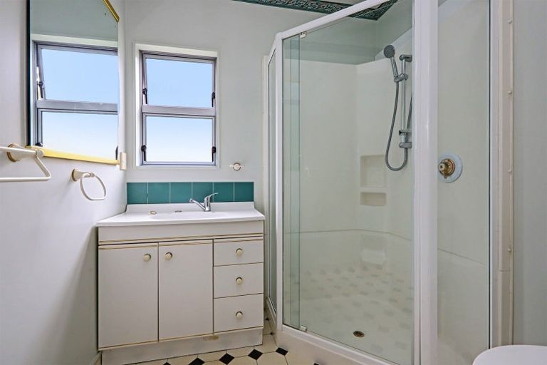 Photo of property in 135 Milton Road, Bluff Hill, Napier, 4110