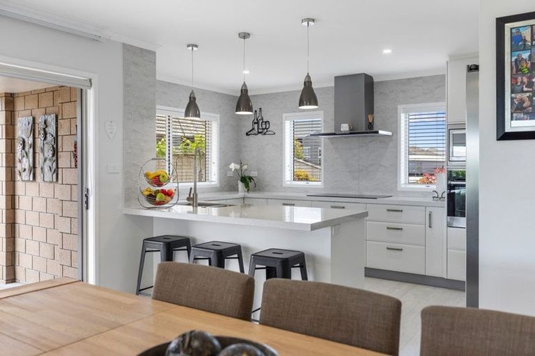 Photo of property in 30 Cupples Street, Papamoa Beach, Papamoa, 3118