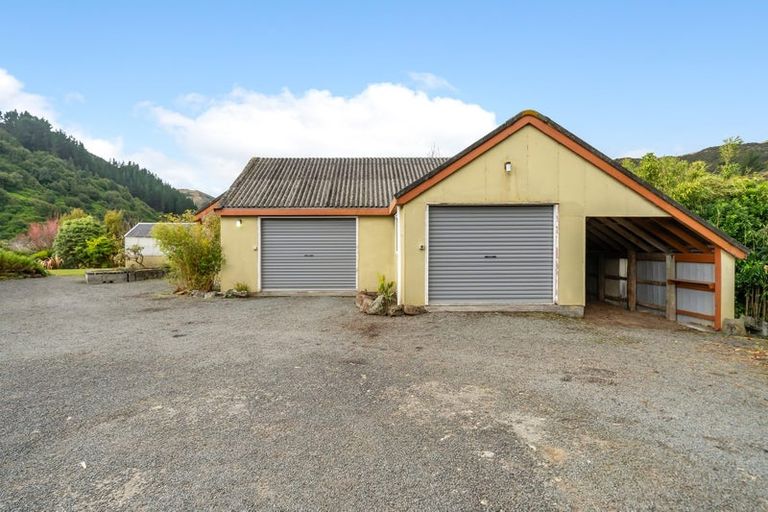 Photo of property in 8 Ahoroa Road, Judgeford, Porirua, 5381