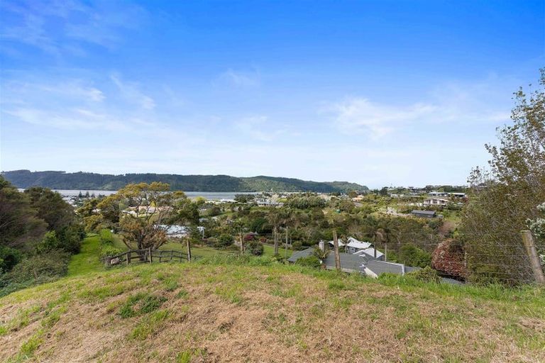 Photo of property in 51 Herbert Drive, Whangamata, 3620