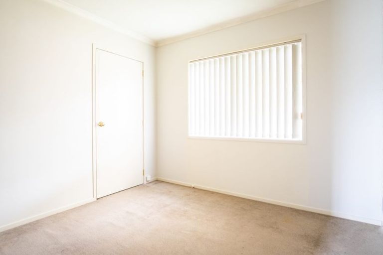 Photo of property in 8 Fitchburg Place, Mangere, Auckland, 2022