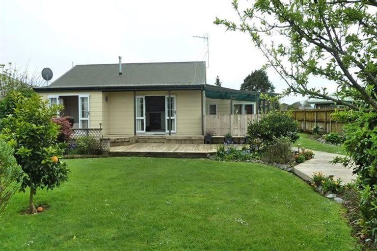 Photo of property in 2 Harris Place, Ngatea, 3503