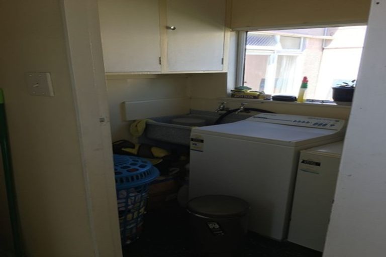 Photo of property in 74 Hargest Crescent, Saint Clair, Dunedin, 9012