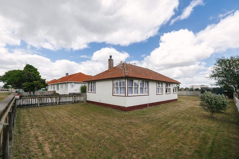 Photo of property in 24 Thames Street, Roslyn, Palmerston North, 4414