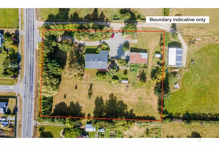 Photo of property in 72 Timaru Road, Waimate, 7924