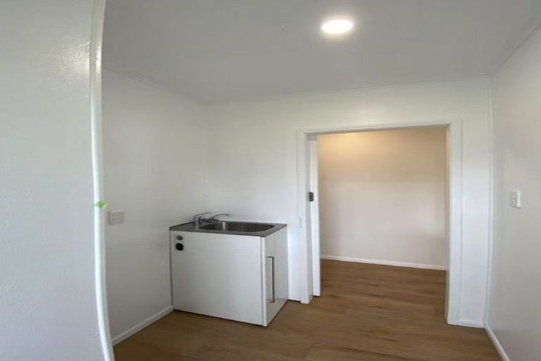 Photo of property in 3/8 West Street, Papakura, 2110