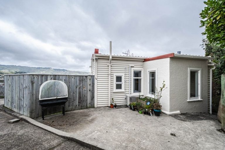 Photo of property in 58 Lincoln Avenue, Tawa, Wellington, 5028