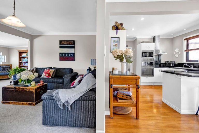 Photo of property in 11 Lynton Street, Upper Vogeltown, New Plymouth, 4310