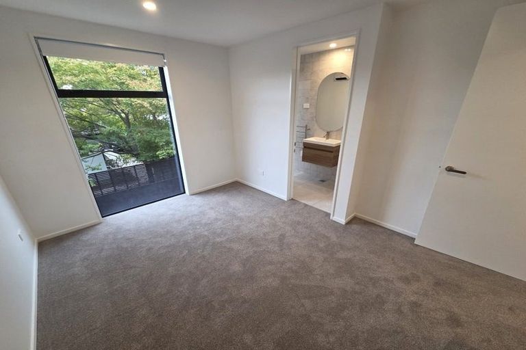 Photo of property in 2/15 Donald Place, St Albans, Christchurch, 8014