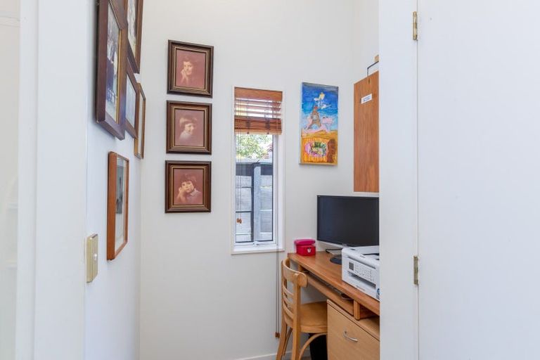 Photo of property in 20a Chatsworth Road, Silverstream, Upper Hutt, 5019