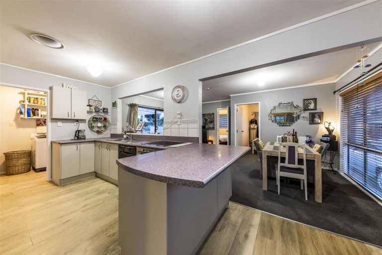 Photo of property in 9 Huber Street, Weymouth, Auckland, 2103