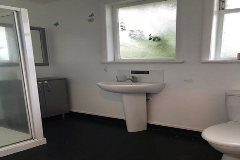 Photo of property in 40 Arimu Road, Papakura, 2110