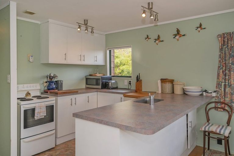 Photo of property in 152 Ocean Beach Road, Tairua, 3508