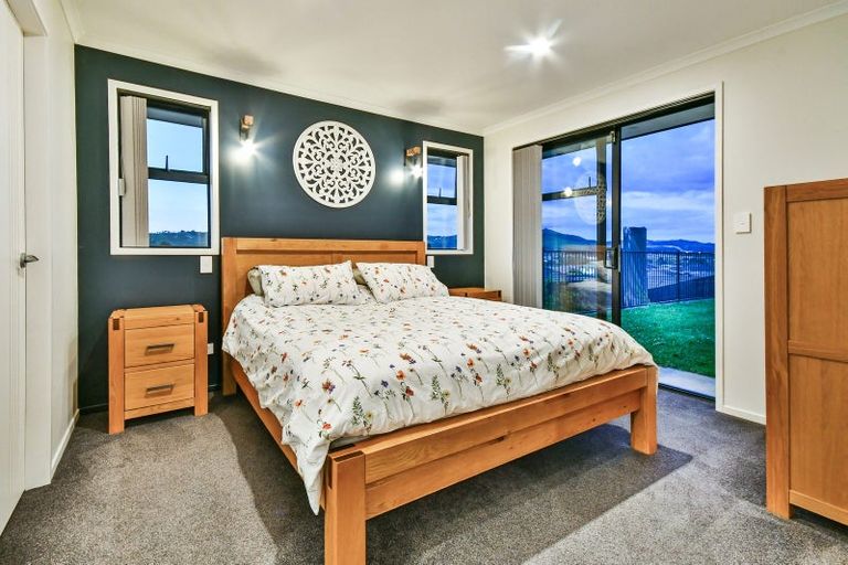 Photo of property in 16 James Elliot Way, Pokeno, 2402