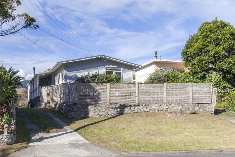 Photo of property in 80 Renown Road, Raumati South, Paraparaumu, 5032