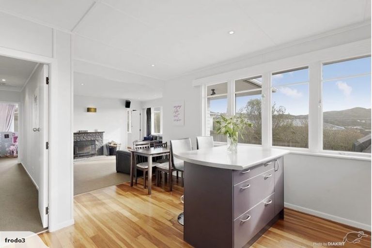 Photo of property in 7 Beazley Avenue, Paparangi, Wellington, 6037