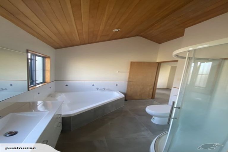 Photo of property in 1/83 East Coast Road, Castor Bay, Auckland, 0620