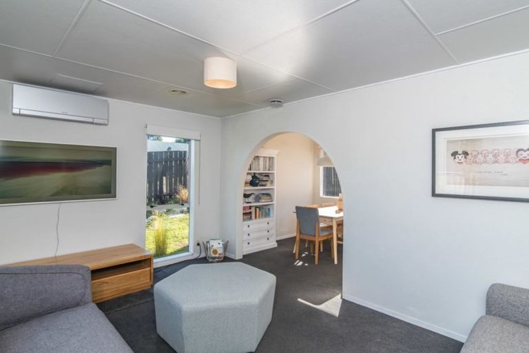 Photo of property in 5 Hookway Grove, Paraparaumu, 5032