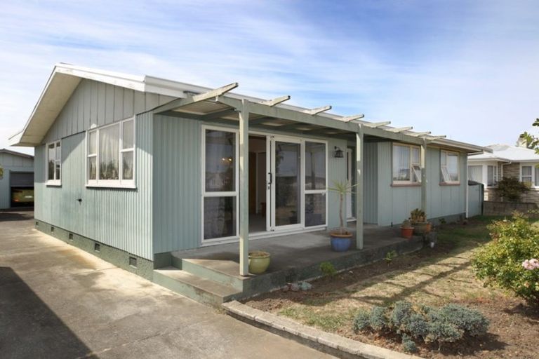 Photo of property in 12 Folkestone Drive, Flaxmere, Hastings, 4120