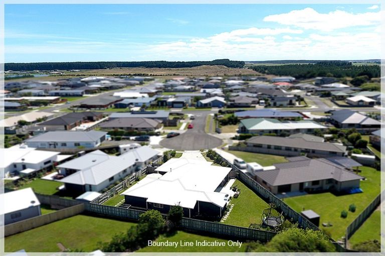 Photo of property in 9 Godwit Court, Foxton Beach, Foxton, 4815