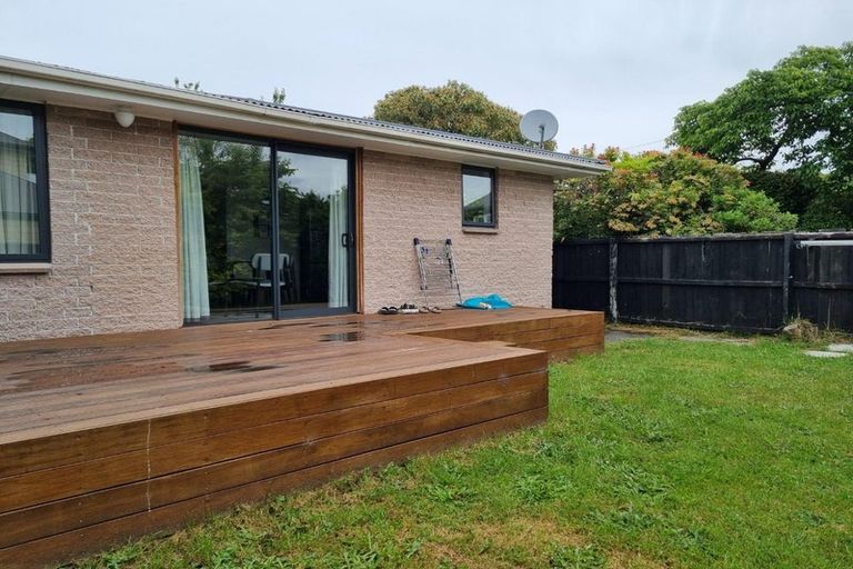 Photo of property in 135 Avonhead Road, Avonhead, Christchurch, 8042