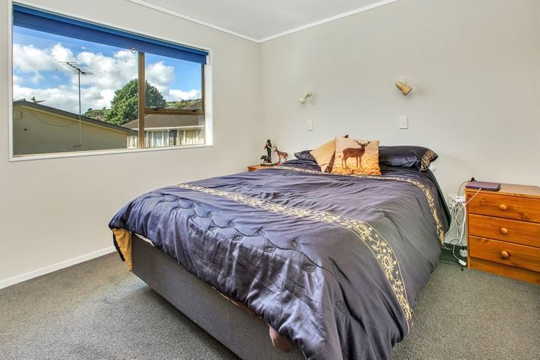 Photo of property in 2 Harold Grove, Stokes Valley, Lower Hutt, 5019