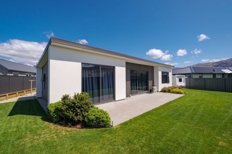 Photo of property in 9 Caledonian Place, Cromwell, 9310