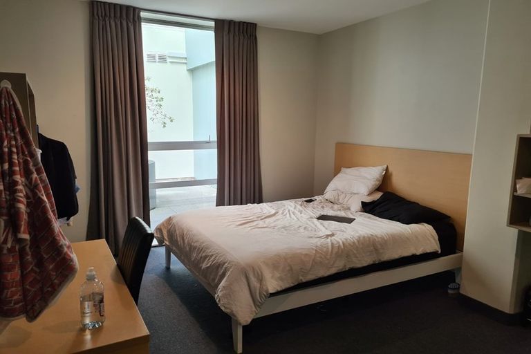 Photo of property in Hanson House, 2/27 Hanson Street, Mount Cook, Wellington, 6021