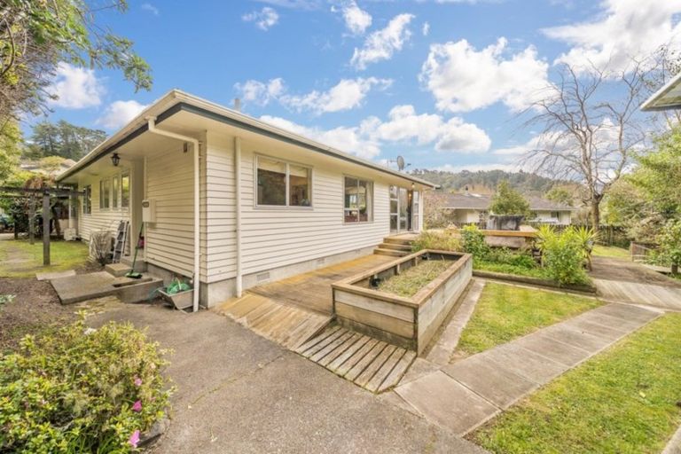 Photo of property in 15 Forest Road, Pinehaven, Upper Hutt, 5019